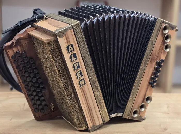 Nova harmonika Alpen Artist Pro C-F-B 38