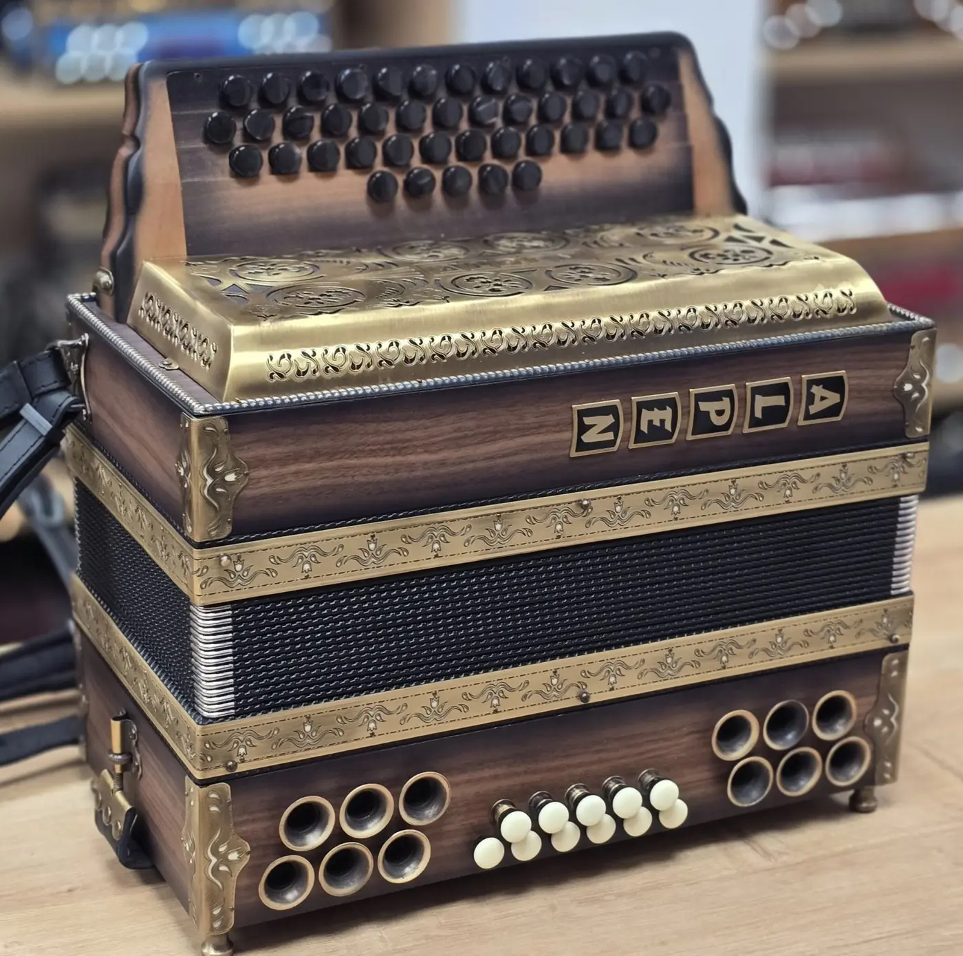 Nova harmonika Alpen C-F-B 38 – fotografija 2