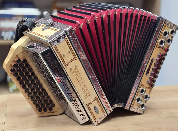 Rabljena harmonika Beltuna Blue Line G-C-F-B + MIDI