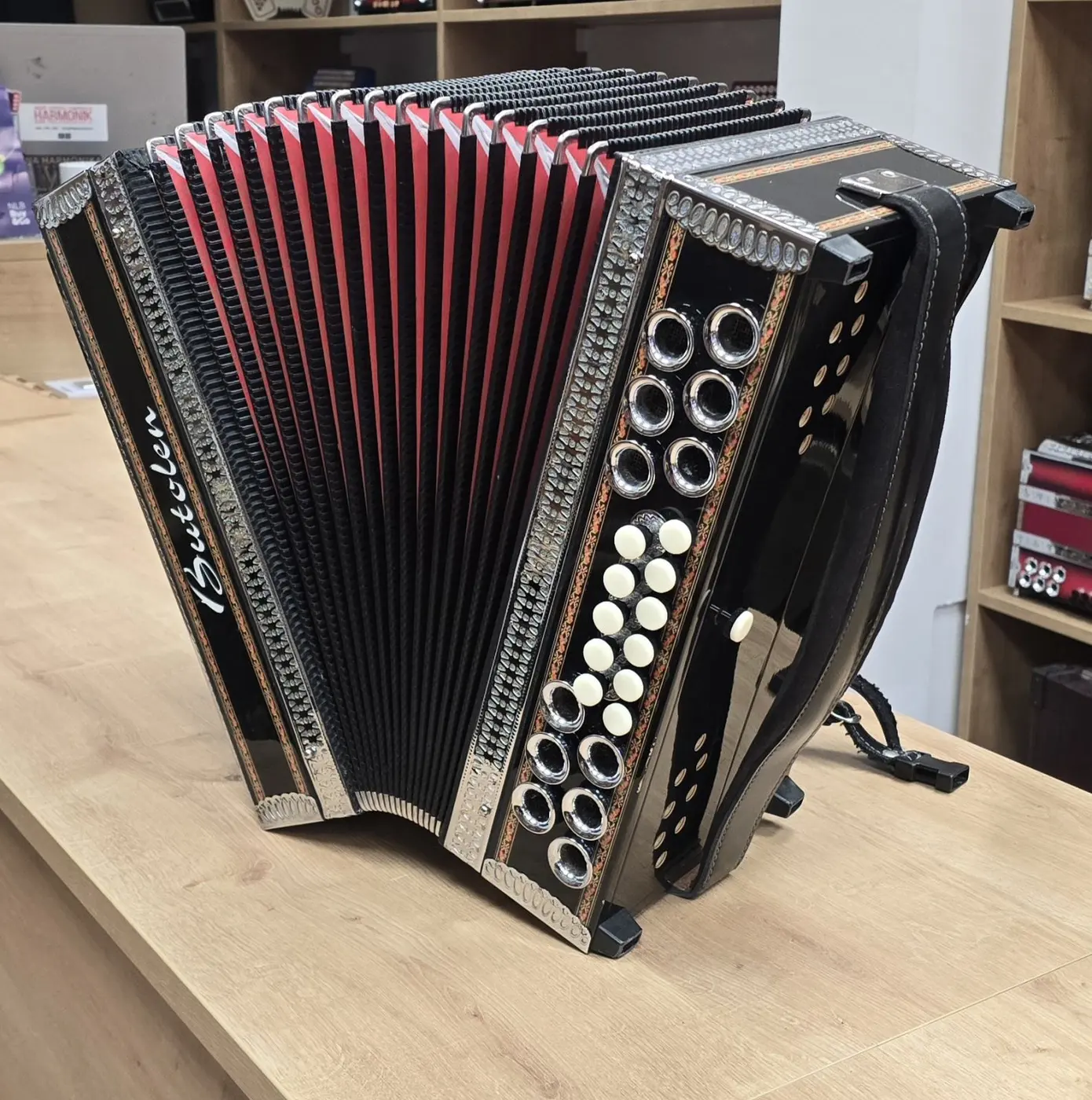 Rabljena harmonika Butolen C-F-B 38 – fotografija 2