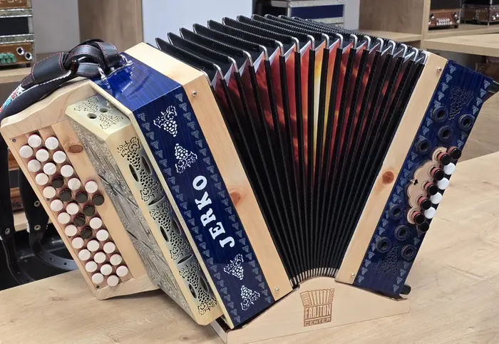 Nova harmonika Jerko C-F-B 30