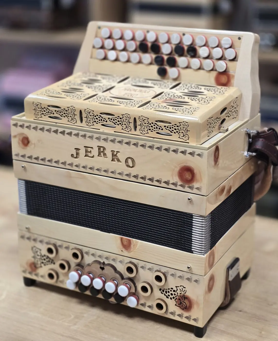 Nova harmonika Jerko C-F-B 30 – fotografija 2