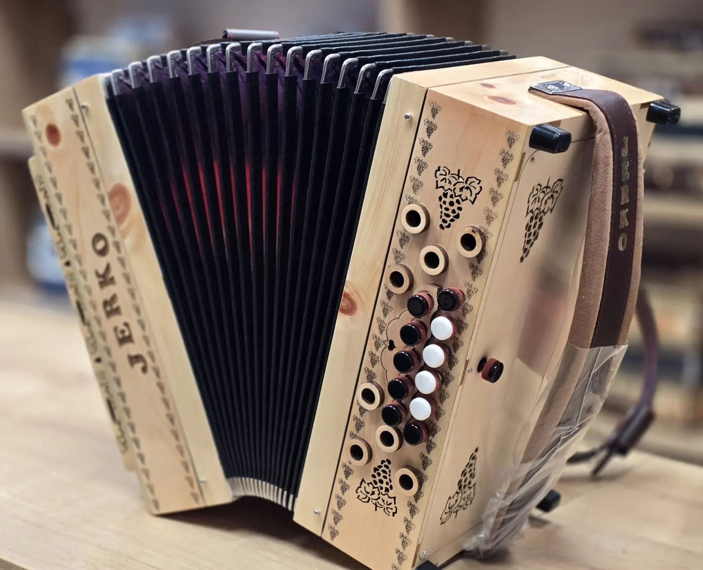 Nova harmonika Jerko C-F-B 34 – fotografija 3