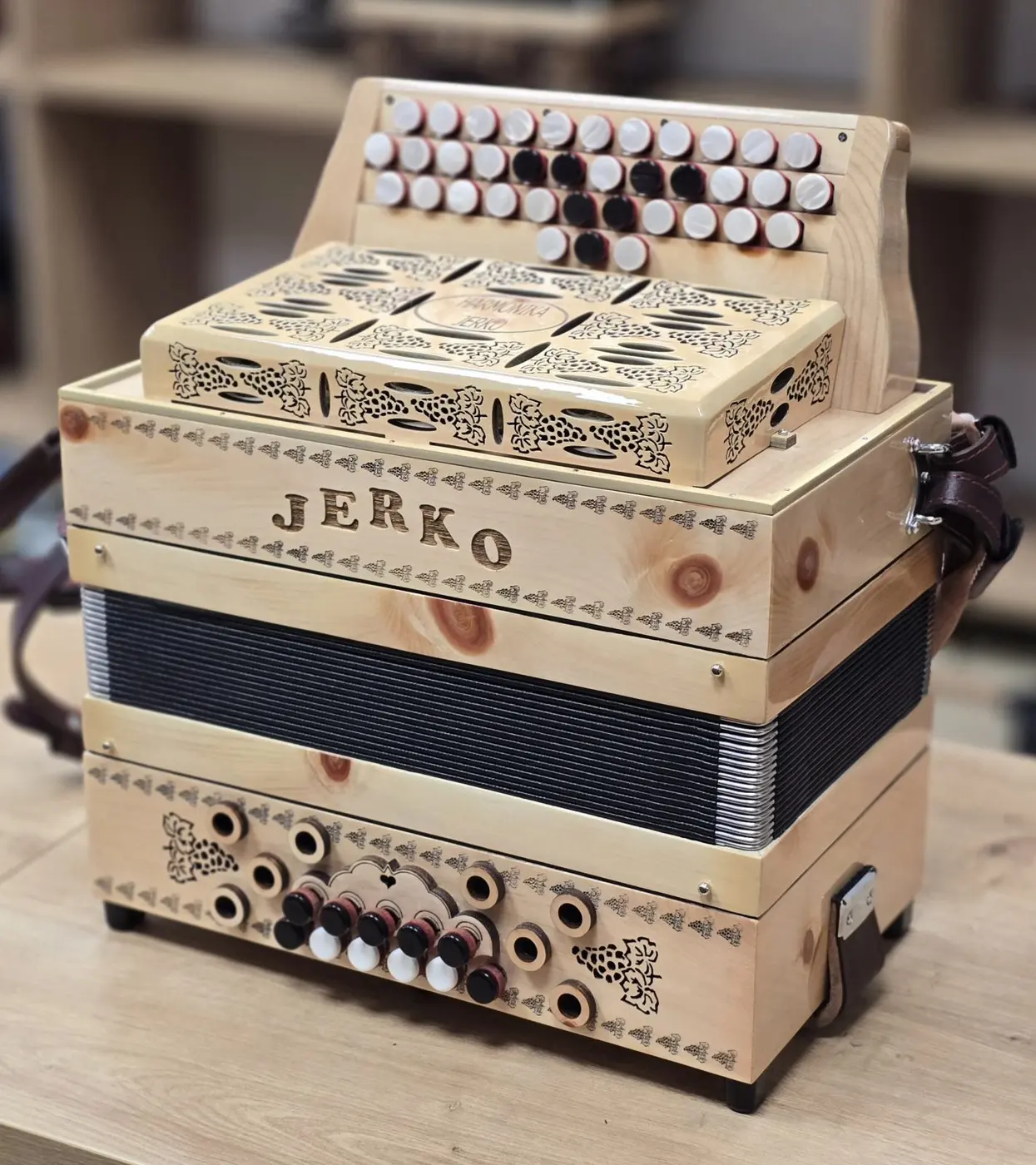 Nova harmonika Jerko C-F-B 34 – fotografija 4