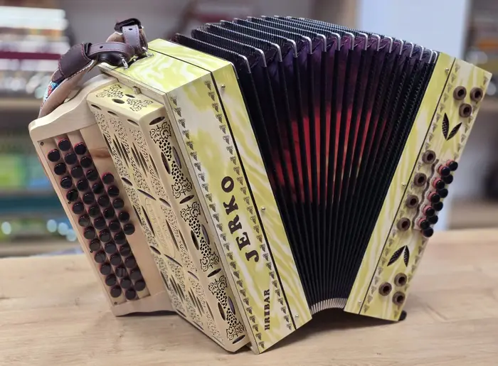 Nova harmonika Jerko C-F-B 38
