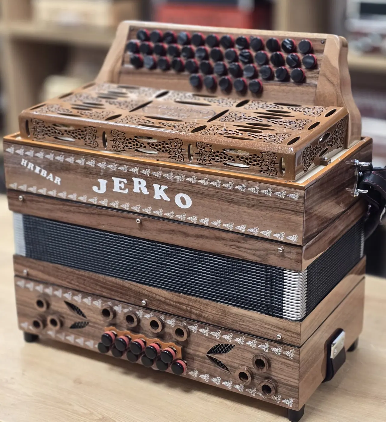 Nova harmonika Jerko C-F-B 38 – fotografija 3