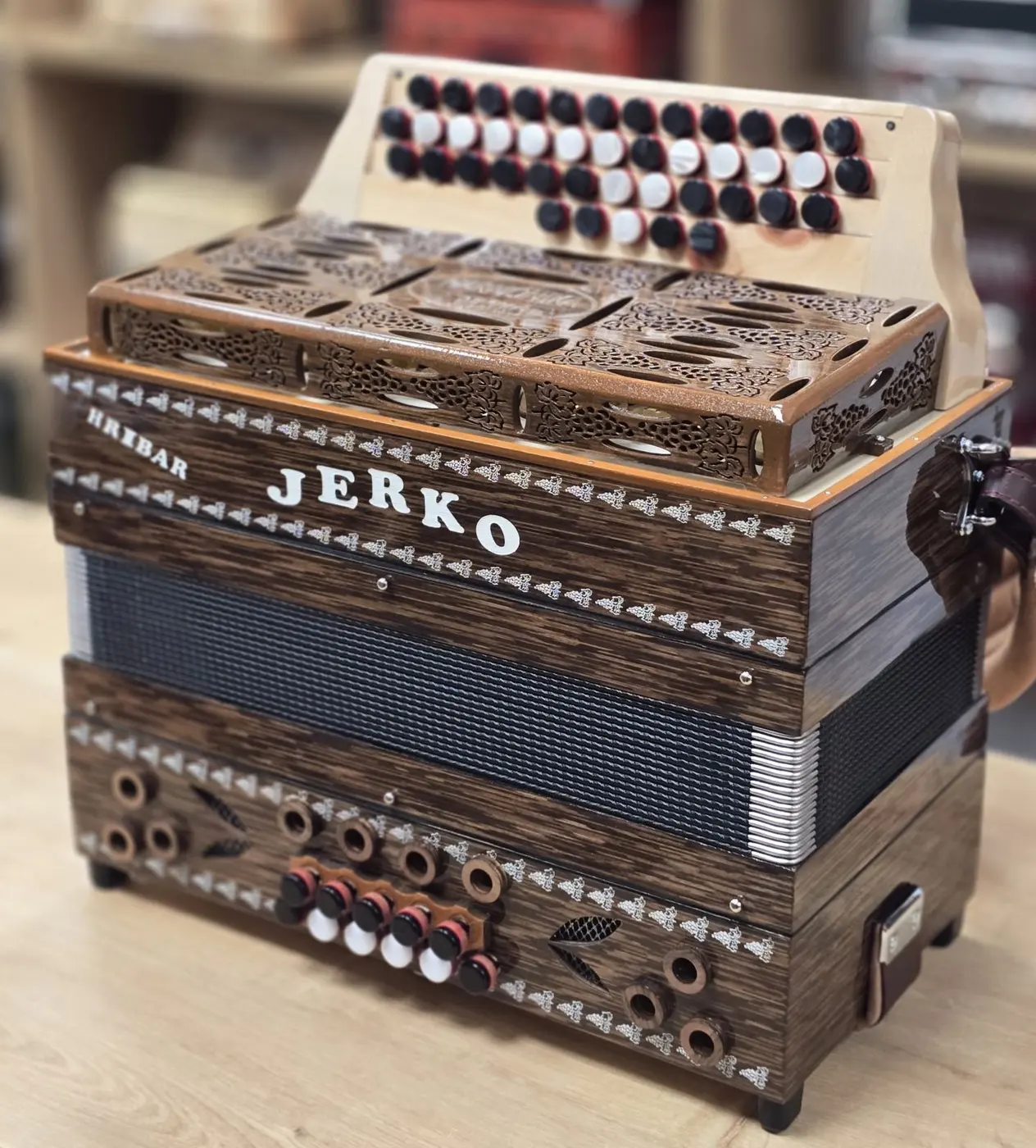 Nova harmonika Jerko C-F-B 38 – fotografija 5