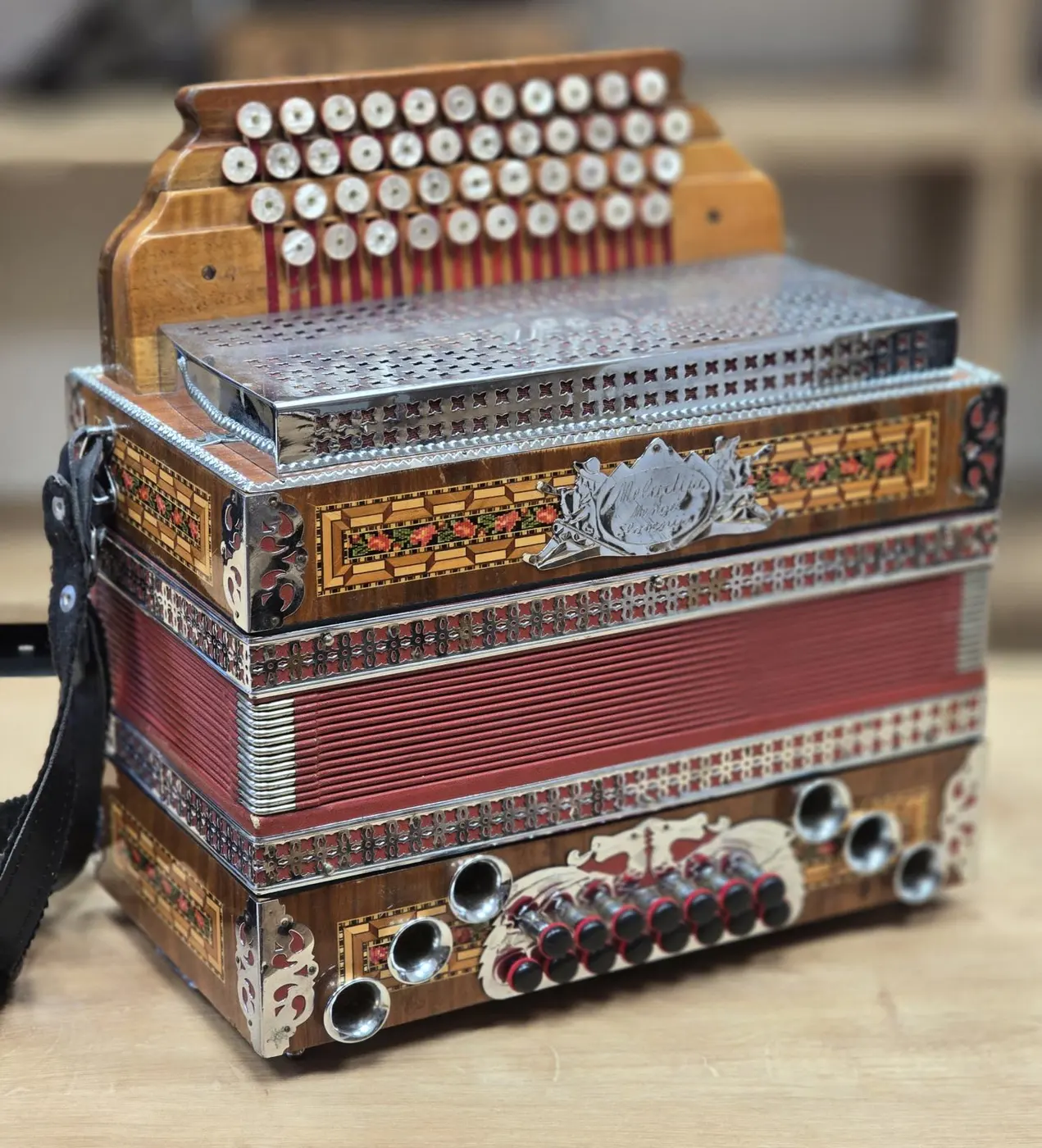 Rabljena harmonika Melodija C-F-B-Es 36 – fotografija 3