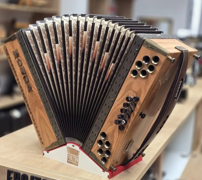Rabljena harmonika Munda H-E-A 40 – fotografija 2