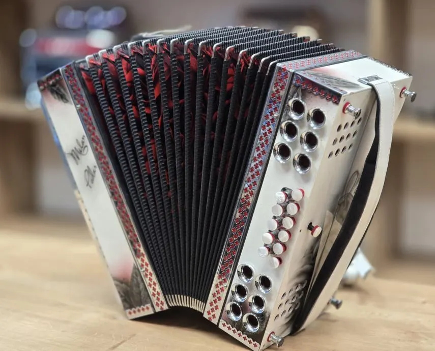 Rabljena harmonika Uršič B-Es-As 38 – fotografija 2