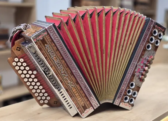 Rabljena harmonika Železnik C-F-B 36